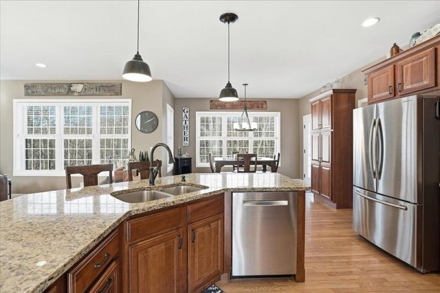 59 Post Road, Hooksett, NH 03106