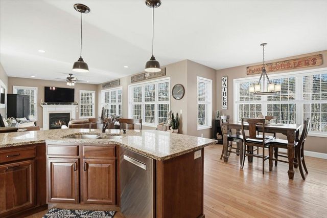 59 Post Road, Hooksett, NH 03106