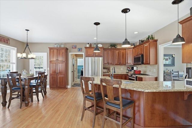 59 Post Road, Hooksett, NH 03106