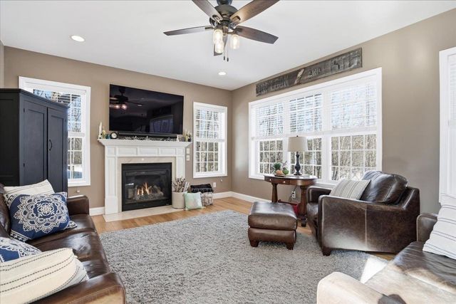 59 Post Road, Hooksett, NH 03106