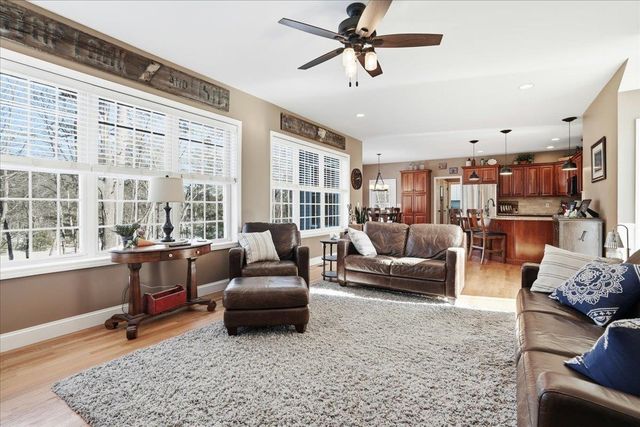 59 Post Road, Hooksett, NH 03106