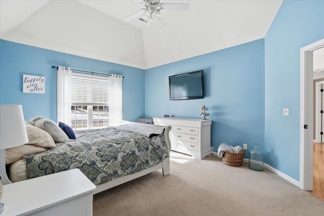 59 Post Road, Hooksett, NH 03106