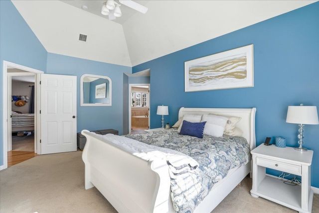 59 Post Road, Hooksett, NH 03106