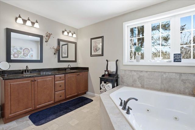 59 Post Road, Hooksett, NH 03106