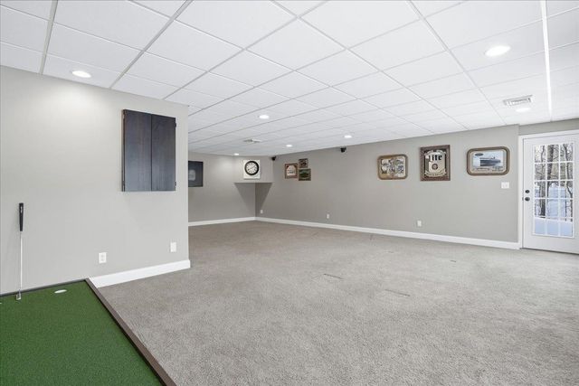 59 Post Road, Hooksett, NH 03106