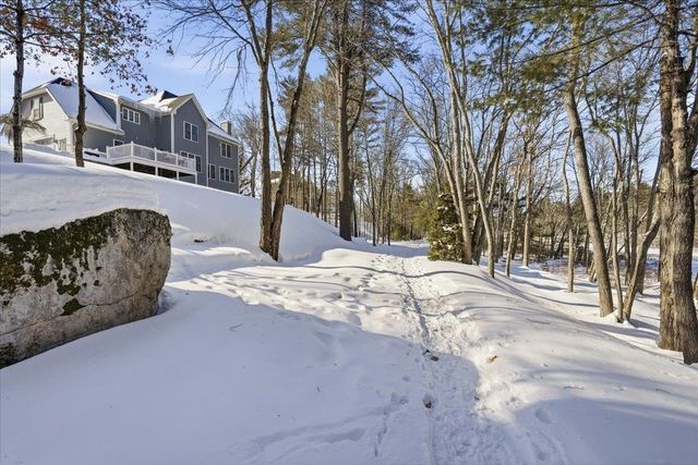 59 Post Road, Hooksett, NH 03106