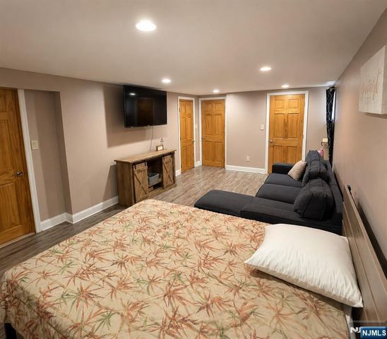 7-20 Fern Street, Fair Lawn, NJ 07410