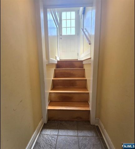 7-20 Fern Street, Fair Lawn, NJ 07410