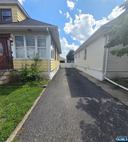 7-20 Fern Street, Fair Lawn, NJ 07410