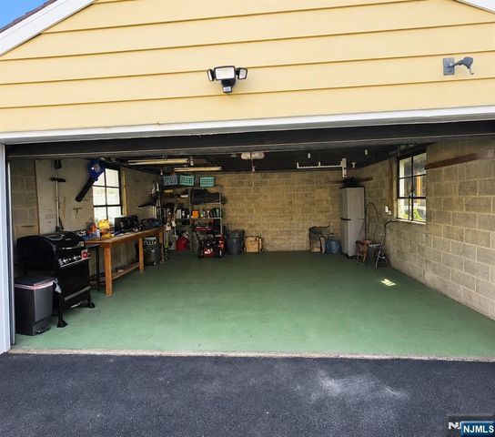 7-20 Fern Street, Fair Lawn, NJ 07410