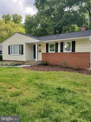 102 JAMES DR SW, Vienna, VA 22180