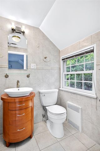 10 Ridge Drive, Port Washington, NY 11050