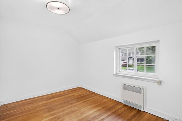 10 Ridge Drive, Port Washington, NY 11050