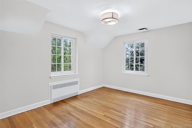 10 Ridge Drive, Port Washington, NY 11050