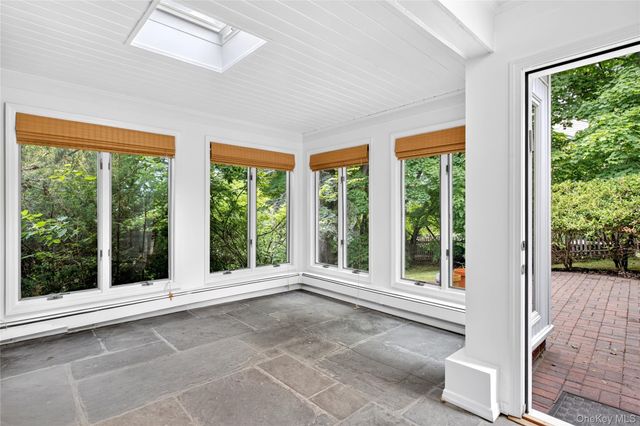 10 Ridge Drive, Port Washington, NY 11050