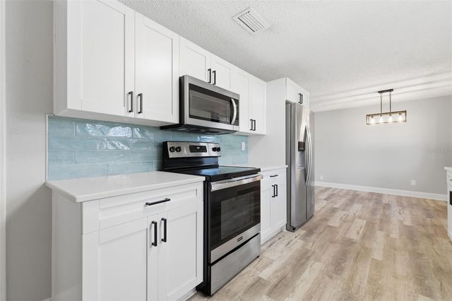 7198 121ST WAY, Seminole, FL 33772