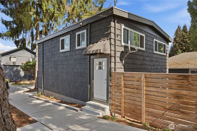 1 Dravus Street, Seattle, WA 98109