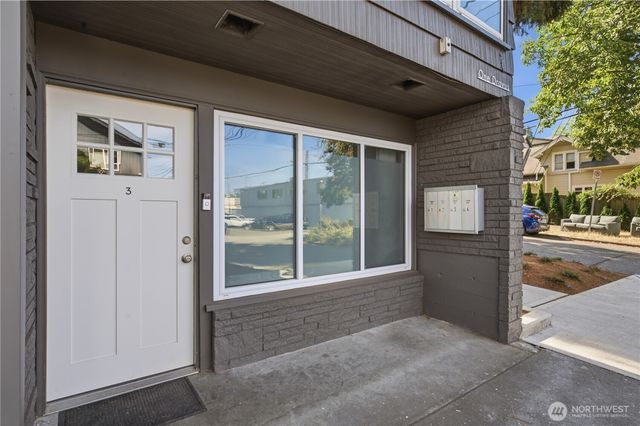 1 Dravus Street, Seattle, WA 98109
