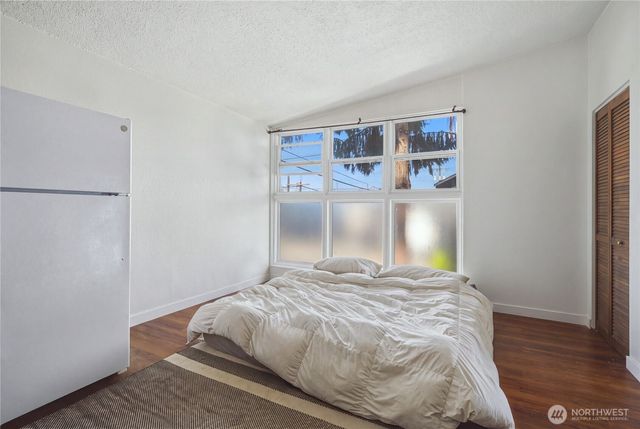 1 Dravus Street, Seattle, WA 98109