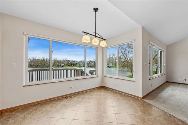 103 Tulip Circle, Island Lake, IL 60042