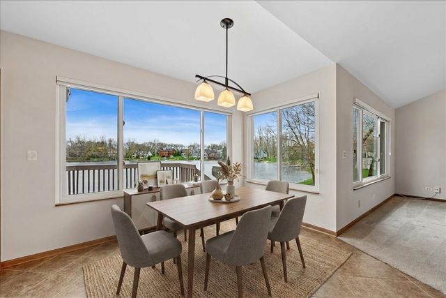 103 Tulip Circle, Island Lake, IL 60042