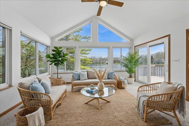 103 Tulip Circle, Island Lake, IL 60042