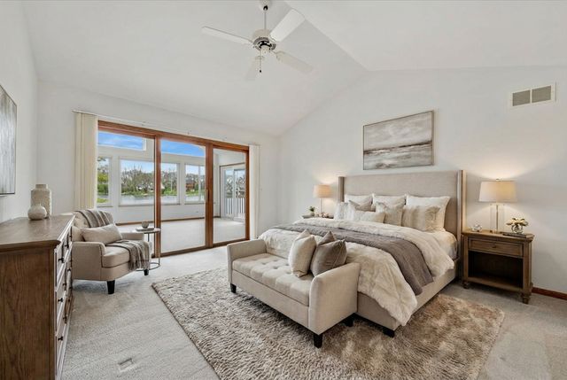 103 Tulip Circle, Island Lake, IL 60042