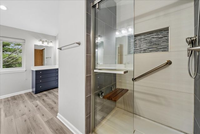 103 Tulip Circle, Island Lake, IL 60042