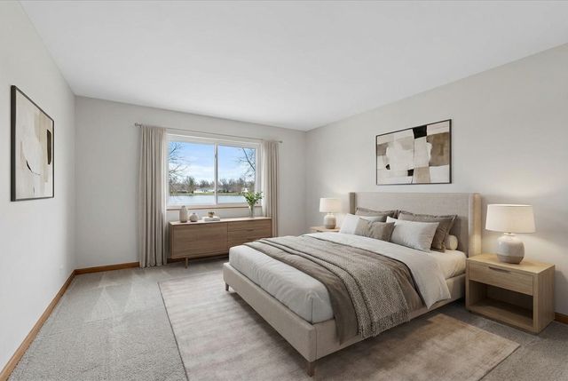 103 Tulip Circle, Island Lake, IL 60042