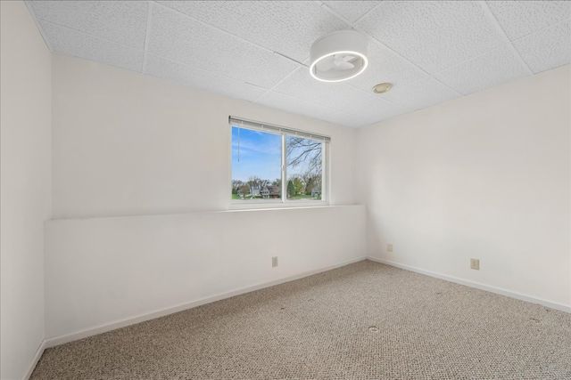 103 Tulip Circle, Island Lake, IL 60042