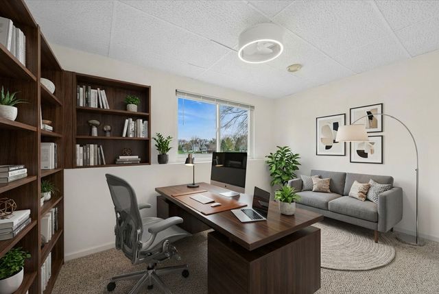 103 Tulip Circle, Island Lake, IL 60042