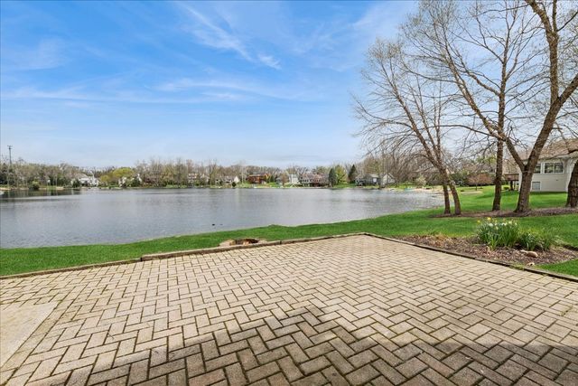 103 Tulip Circle, Island Lake, IL 60042