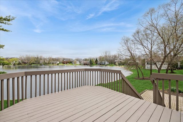103 Tulip Circle, Island Lake, IL 60042