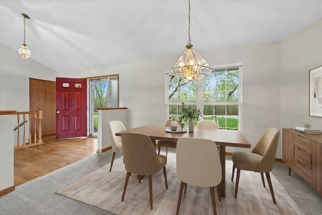 103 Tulip Circle, Island Lake, IL 60042