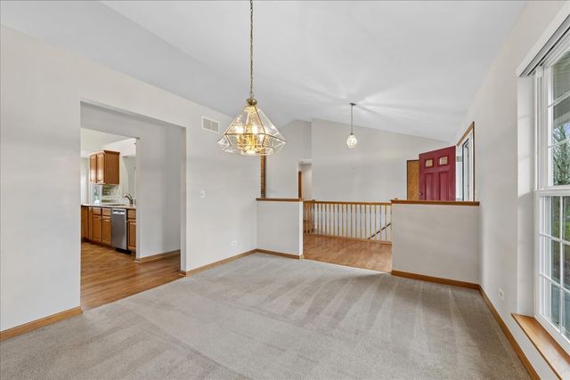 103 Tulip Circle, Island Lake, IL 60042