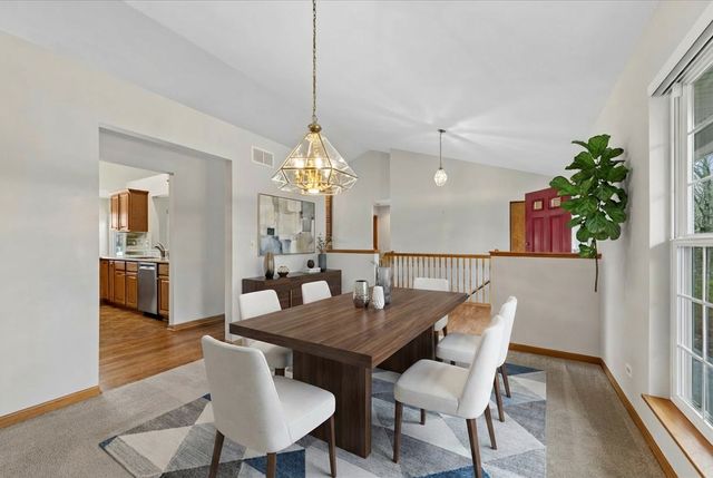 103 Tulip Circle, Island Lake, IL 60042