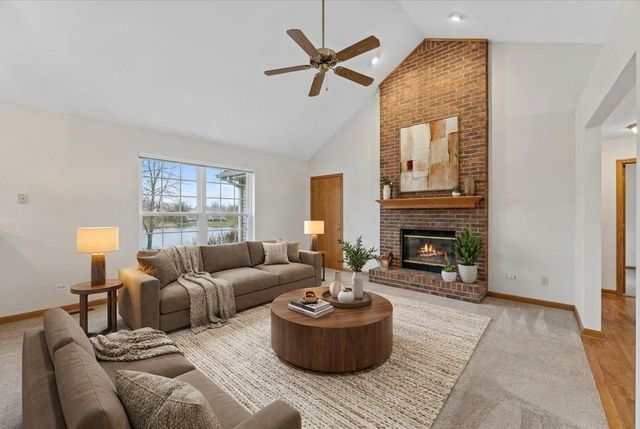 103 Tulip Circle, Island Lake, IL 60042