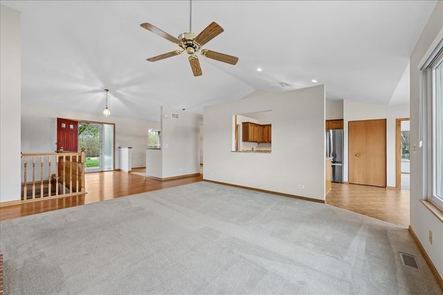 103 Tulip Circle, Island Lake, IL 60042