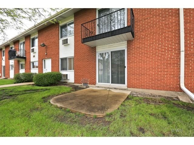 8836 N Western Avenue 104D, Des Plaines, IL 60016