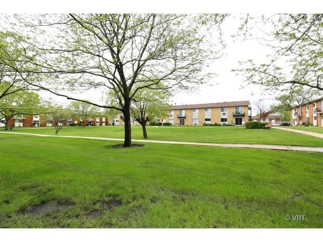 8836 N Western Avenue 104D, Des Plaines, IL 60016