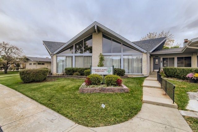 8836 N Western Avenue 104D, Des Plaines, IL 60016