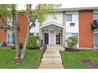 8836 N Western Avenue 104D, Des Plaines, IL 60016