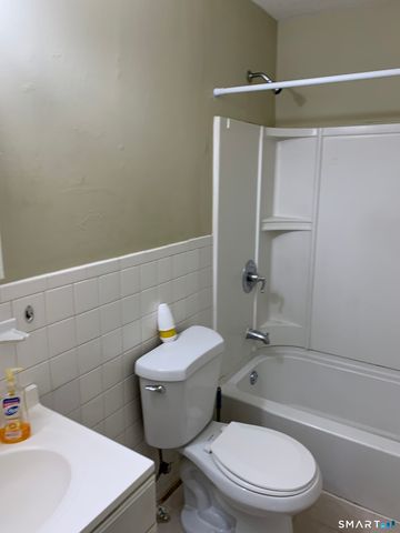 56 Oakwoods Lane F, Branford, CT 06405