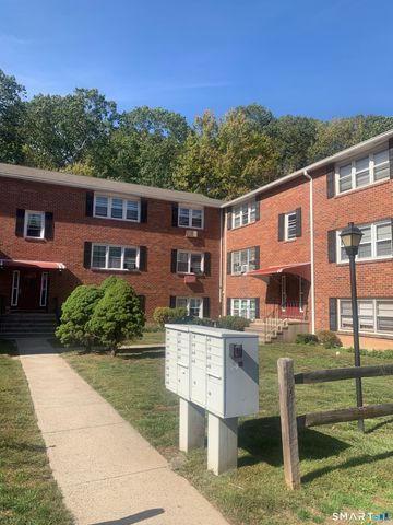 56 Oakwoods Lane F, Branford, CT 06405