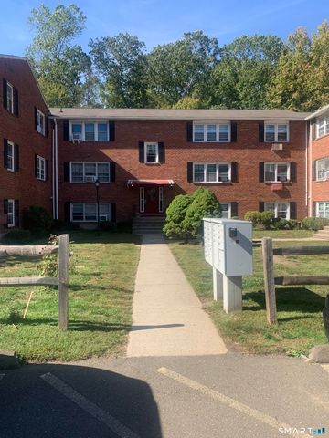 56 Oakwoods Lane F, Branford, CT 06405