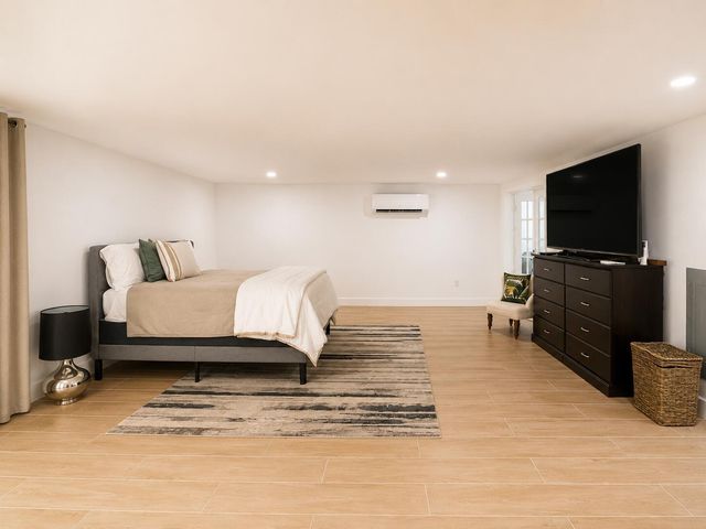 830 NE 135th Street, North Miami, FL 33161