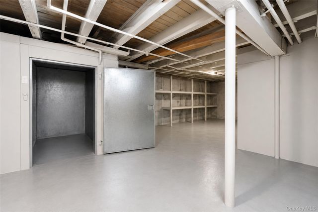1077 Broadway Ground Floor, Brooklyn, NY 11221