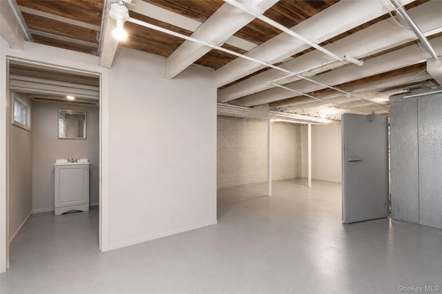 1077 Broadway Ground Floor, Brooklyn, NY 11221