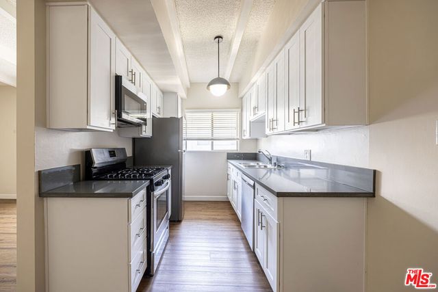 3722 Mentone Avenue, Los Angeles, CA 90034