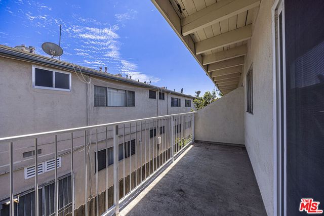 3722 Mentone Avenue, Los Angeles, CA 90034